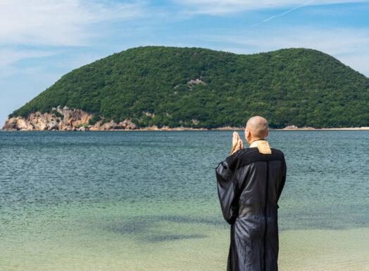 散骨後の供養ってどうするの？お参りや法事について